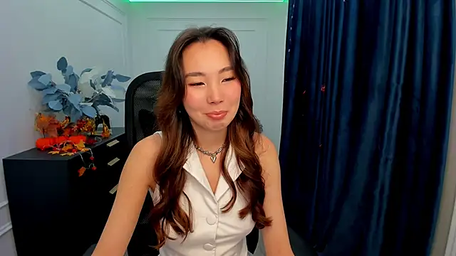 AnnaReyla online show from 10/25/25, 11:20