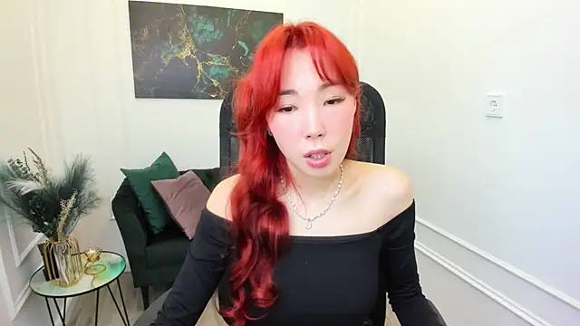 AnnaReyla online show from 05/05/26, 04:04