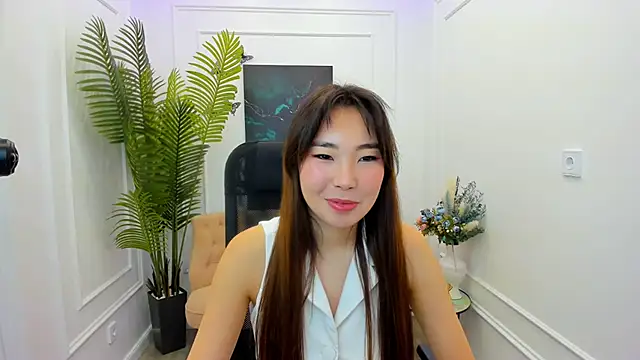 AnnaReyla online show from 11/30/25, 11:55