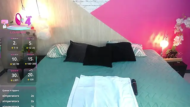Snapshot of miss_honey01 chatting on 10/14/25, 11:25 miss honey01 online show from 10/14/25, 11:25