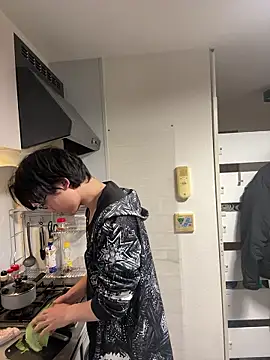 nunnun00 online show from 12/20/25, 11:46