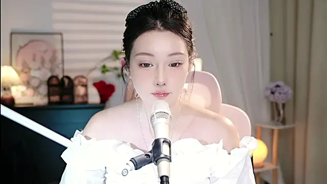 Dou-Dou-er online show from 10/13/25, 12:07