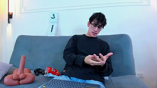 Cum hunters online show from 12/14/25, 03:13