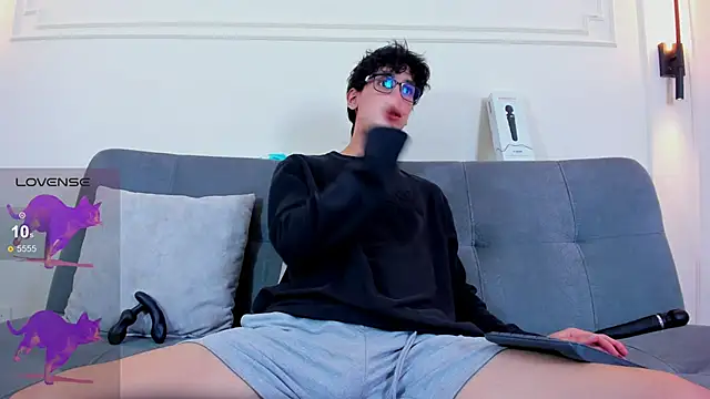 Snapshot of Cum_hunters chatting on 02/11/26, 03:28 Cum hunters online show from 02/11/26, 03:28