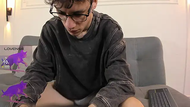 Snapshot of Cum_hunters chatting on 03/03/26, 03:24 Cum hunters online show from 03/03/26, 03:24