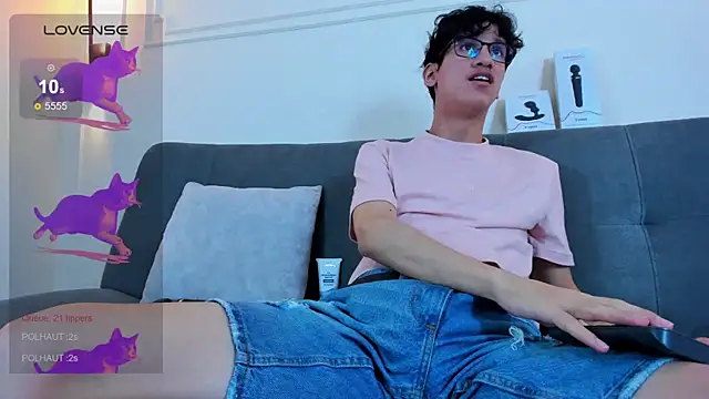 Snapshot of Cum_hunters chatting on 12/23/25, 03:17 Cum hunters online show from 12/23/25, 03:17