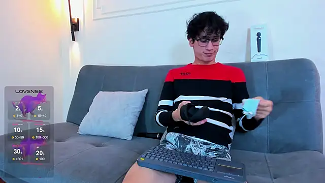 Snapshot of Cum_hunters chatting on 01/13/26, 03:10 Cum hunters online show from 01/13/26, 03:10