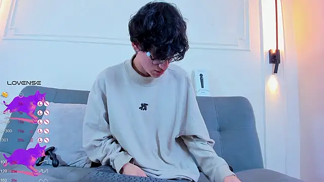 Snapshot of Cum_hunters chatting on 02/05/26, 03:13 Cum hunters online show from 02/05/26, 03:13