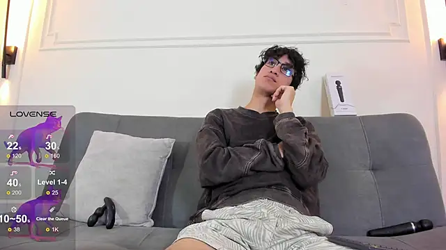 Snapshot of Cum_hunters chatting on 02/08/26, 03:26 Cum hunters online show from 02/08/26, 03:26