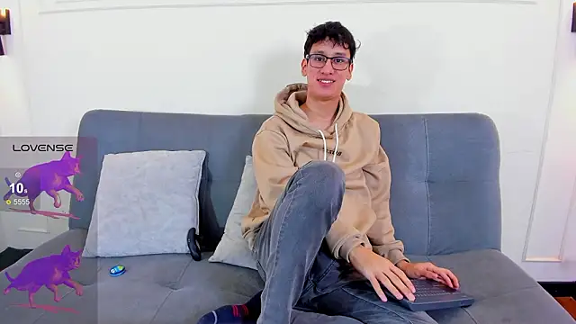 Snapshot of Cum_hunters chatting on 03/01/26, 03:17 Cum hunters online show from 03/01/26, 03:17