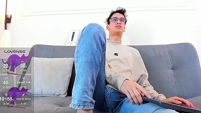 Snapshot of Cum_hunters chatting on 02/24/26, 03:18 Cum hunters online show from 02/24/26, 03:18