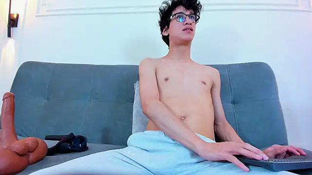 Snapshot of Cum_hunters chatting on 02/15/26, 07:51 Cum hunters online show from 02/15/26, 07:51