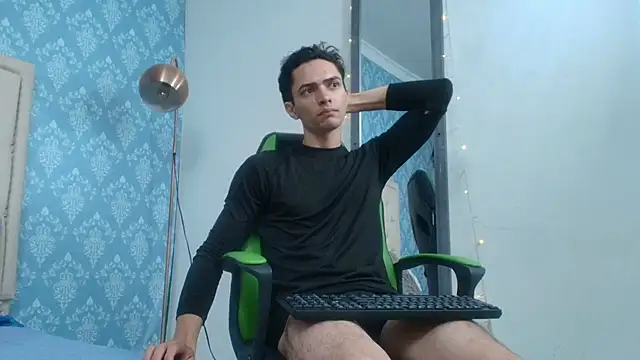 Uzcategui addams online show from 02/18/25, 12:49