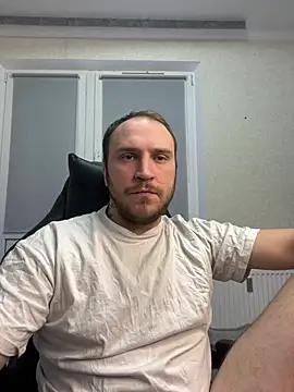 Snapshot of _XxX-XxX_ chatting on 02/28/25, 12:32 XxX-XxX online show from 02/28/25, 12:32