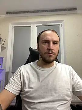 Snapshot of _XxX-XxX_ chatting on 03/04/25, 09:32 XxX-XxX online show from 03/04/25, 09:32