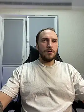 Snapshot of _XxX-XxX_ chatting on 03/08/25, 11:07 XxX-XxX online show from 03/08/25, 11:07