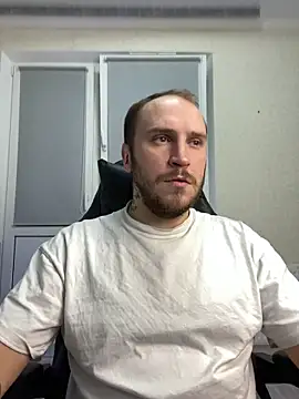 Snapshot of _XxX-XxX_ chatting on 03/08/25, 08:03 XxX-XxX online show from 03/08/25, 08:03