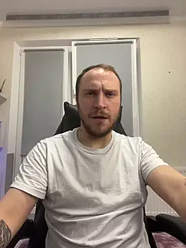 Snapshot of _XxX-XxX_ chatting on 03/01/25, 03:32 XxX-XxX online show from 03/01/25, 03:32