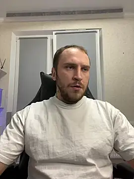 Snapshot of _XxX-XxX_ chatting on 03/04/25, 03:22 XxX-XxX online show from 03/04/25, 03:22