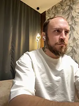 Snapshot of _XxX-XxX_ chatting on 10/02/25, 07:50 XxX-XxX online show from 10/02/25, 07:50