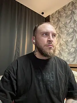 Snapshot of _XxX-XxX_ chatting on 06/05/26, 12:59 XxX-XxX online show from 06/05/26, 12:59