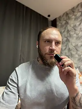 Snapshot of _XxX-XxX_ chatting on 07/02/26, 01:17 XxX-XxX online show from 07/02/26, 01:17
