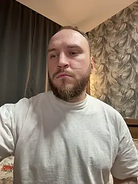 Snapshot of _XxX-XxX_ chatting on 06/01/26, 11:37 XxX-XxX online show from 06/01/26, 11:37