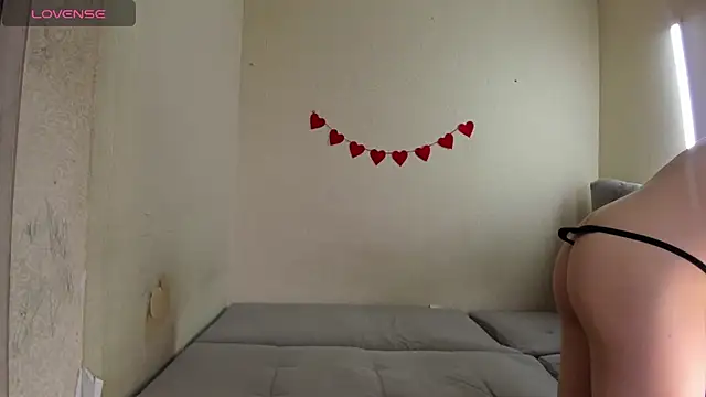 Browni Kiss online show from 05/17/26, 05:07