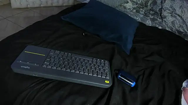 Snapshot of Sophiaa_Gomez chatting on 02/19/25, 04:12 Sophiaa Gomez online show from 02/19/25, 04:12
