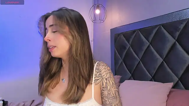 Sophiaa Gomez online show from 11/16/25, 04:28