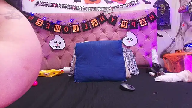 Snapshot of Auroraa_miller chatting on 10/21/25, 11:53 Auroraa miller online show from 10/21/25, 11:53