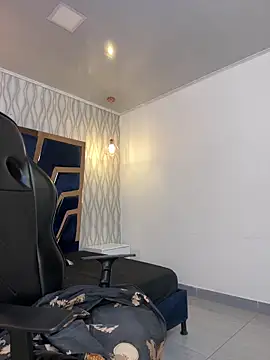 Snapshot of Brad_Summer chatting on 11/04/25, 05:28 Brad Summer online show from 11/04/25, 05:28