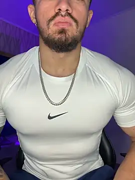 Snapshot of Brad_Summer chatting on 11/25/25, 05:46 Brad Summer online show from 11/25/25, 05:46