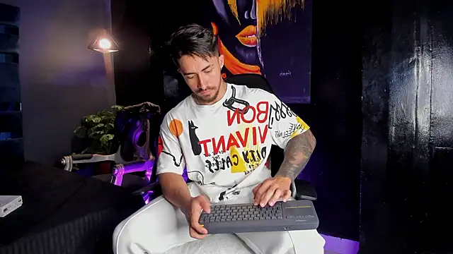 Snapshot of Brad_Summer chatting on 02/21/26, 11:29 Brad Summer online show from 02/21/26, 11:29