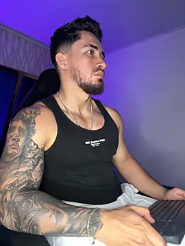 Snapshot of Brad_Summer chatting on 11/22/25, 05:23 Brad Summer online show from 11/22/25, 05:23