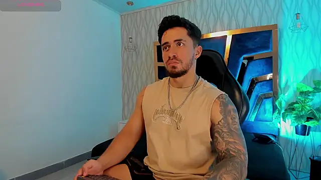 Snapshot of Brad_Summer chatting on 11/18/25, 05:16 Brad Summer online show from 11/18/25, 05:16