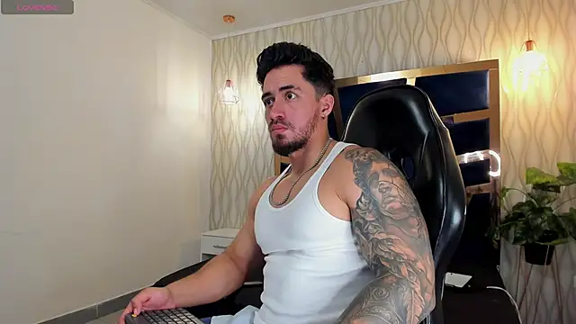 Snapshot of Brad_Summer chatting on 11/17/25, 05:28 Brad Summer online show from 11/17/25, 05:28