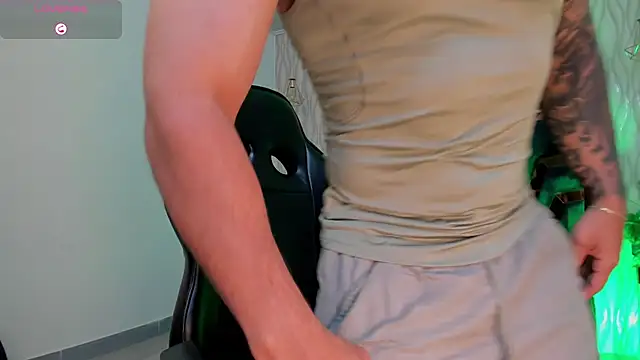 Snapshot of Brad_Summer chatting on 10/27/25, 05:14 Brad Summer online show from 10/27/25, 05:14