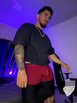 Snapshot of Brad_Summer chatting on 11/24/25, 05:35 Brad Summer online show from 11/24/25, 05:35