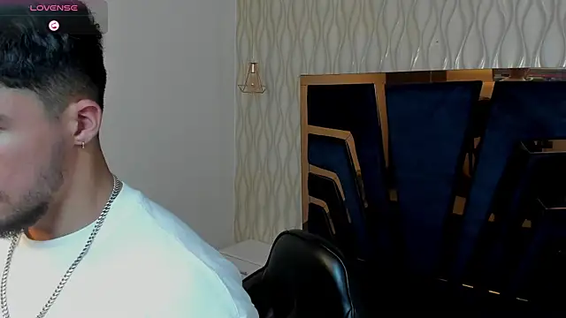Snapshot of Brad_Summer chatting on 10/16/25, 05:10 Brad Summer online show from 10/16/25, 05:10