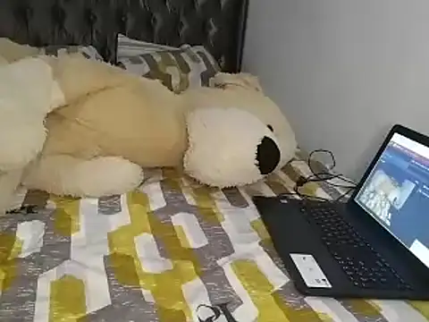 Chandy012 online show from 12/16/25, 02:43