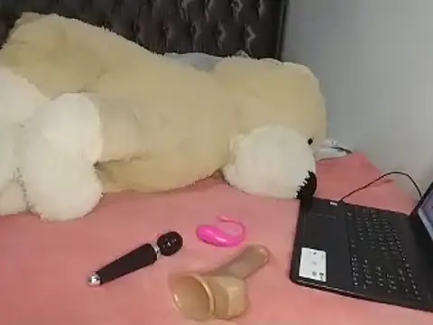 Chandy012 online show from 04/19/26, 05:08