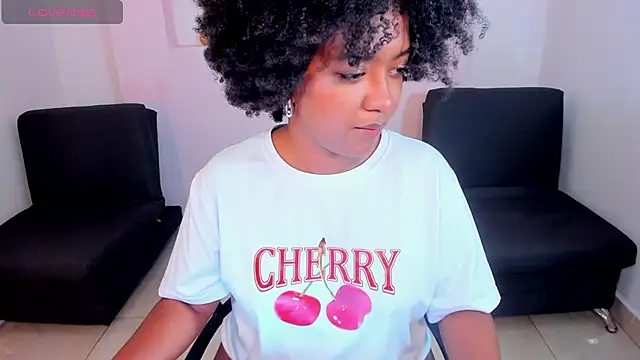 AishaHil online show from 01/28/25, 05:56