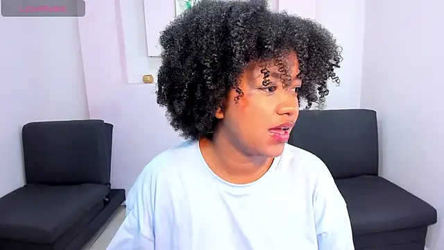 AishaHil online show from 01/31/25, 11:56