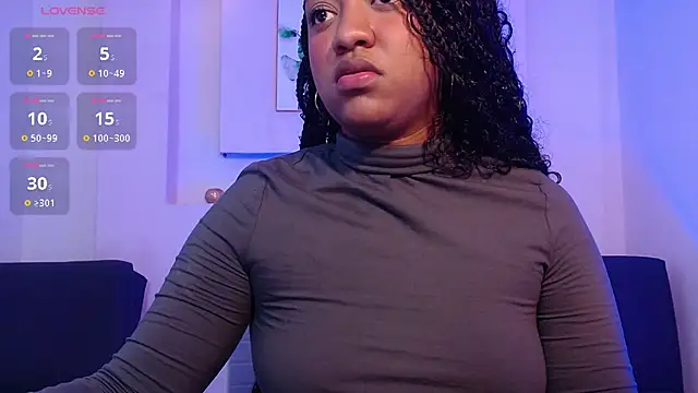 AishaHil online show from 02/11/25, 03:08