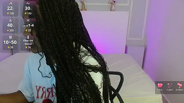 AishaHil online show from 02/20/25, 12:04