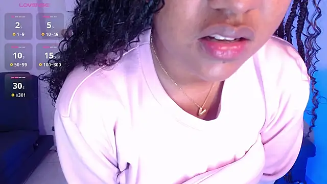 AishaHil online show from 02/14/25, 12:03