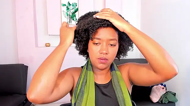 AishaHil online show from 01/27/25, 12:05