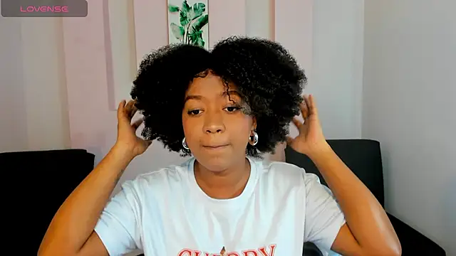 AishaHil online show from 01/28/25, 11:49