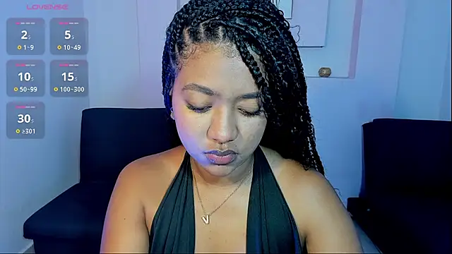 AishaHil online show from 02/09/25, 11:58